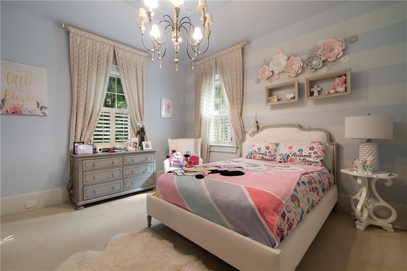 4136 N Stratford Road NE