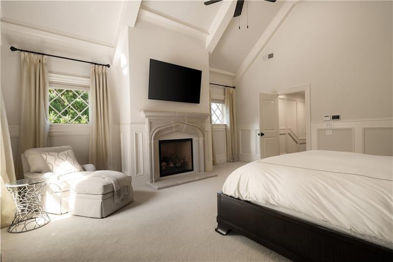 4136 N Stratford Road NE