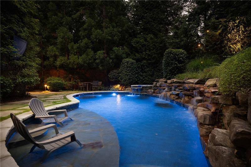 4136 N Stratford Road NE