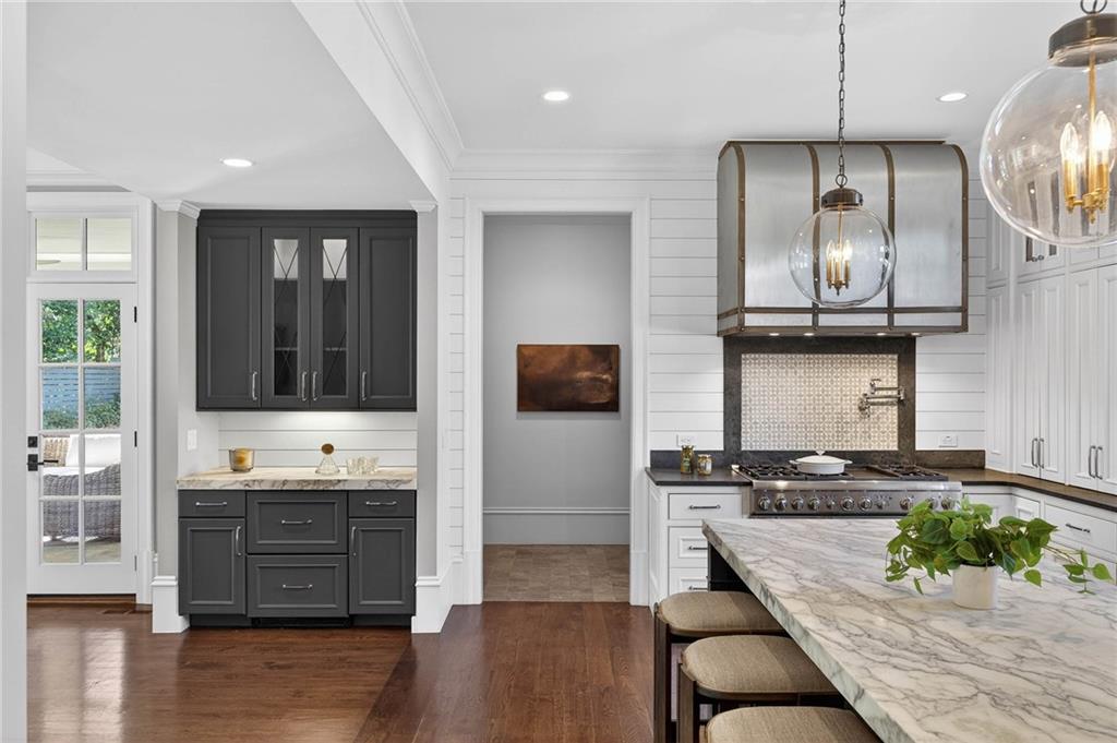 1646 Friar Tuck Road NE