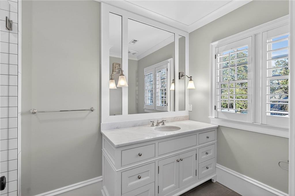 1646 Friar Tuck Road NE