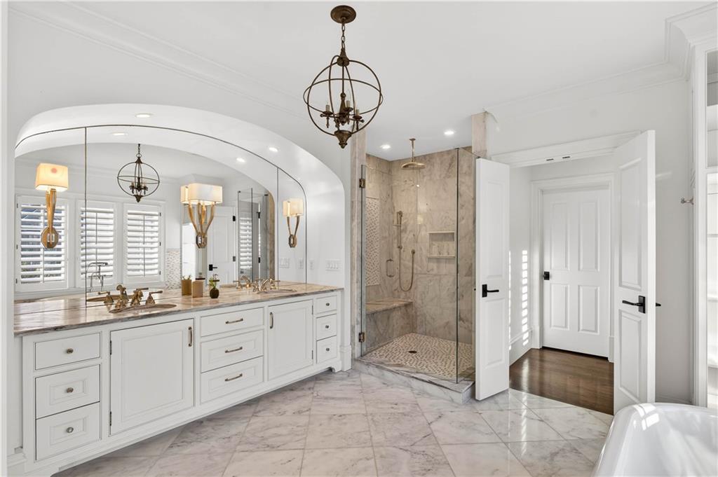 1646 Friar Tuck Road NE