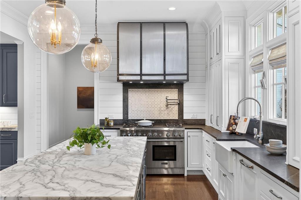 1646 Friar Tuck Road NE