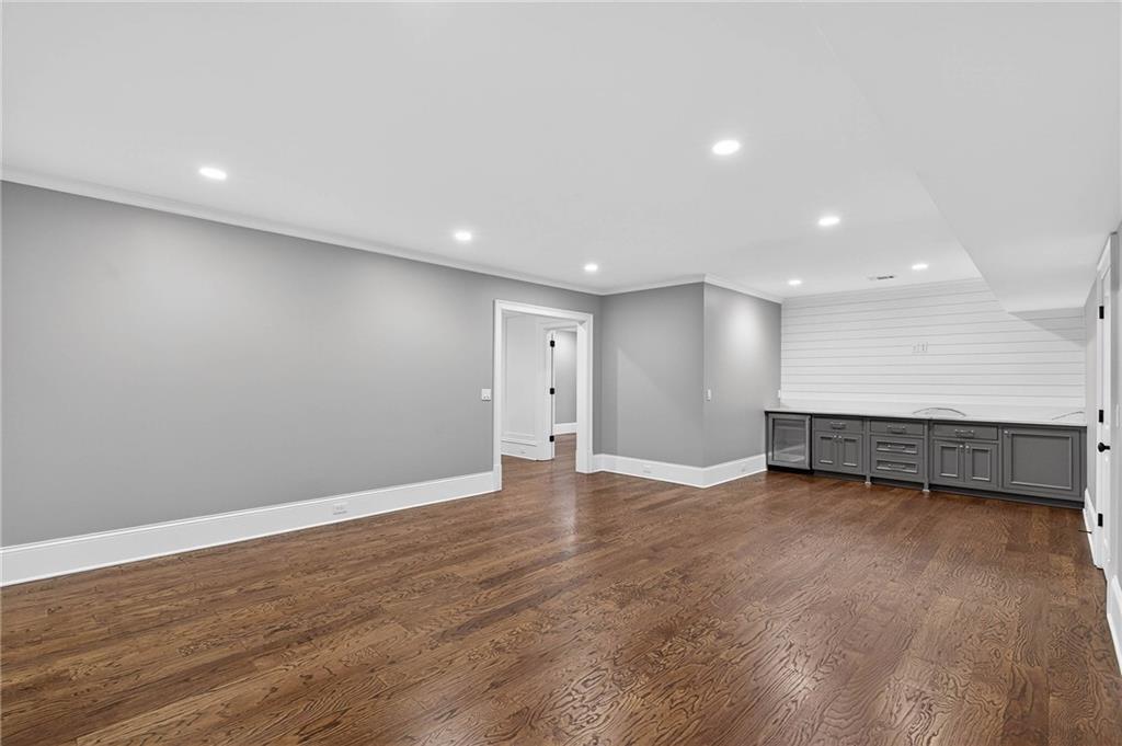 1646 Friar Tuck Road NE