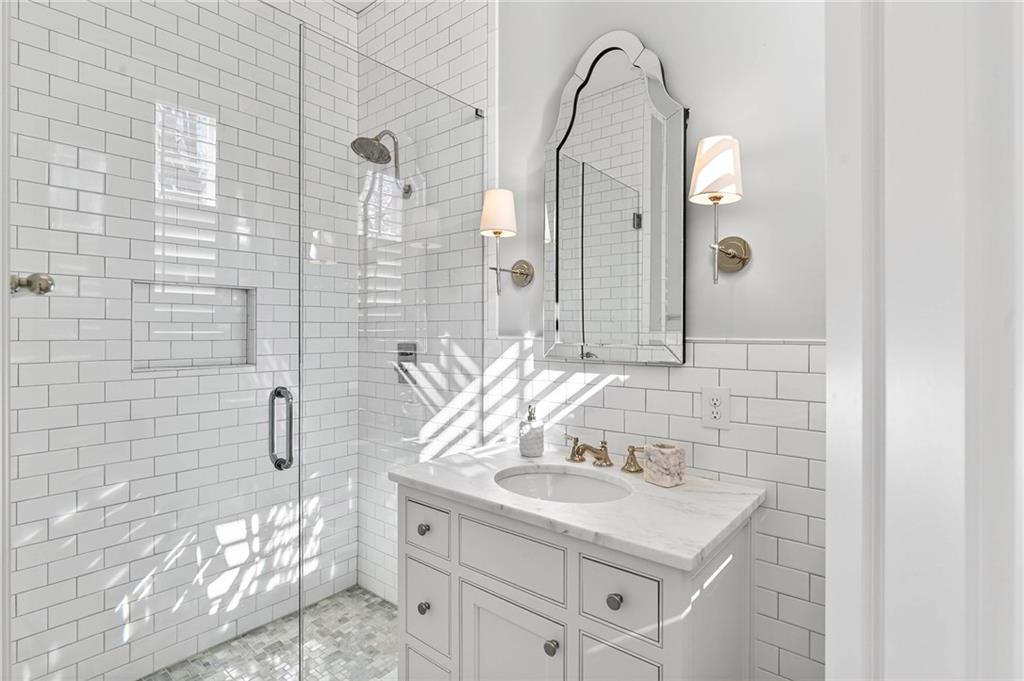 1646 Friar Tuck Road NE