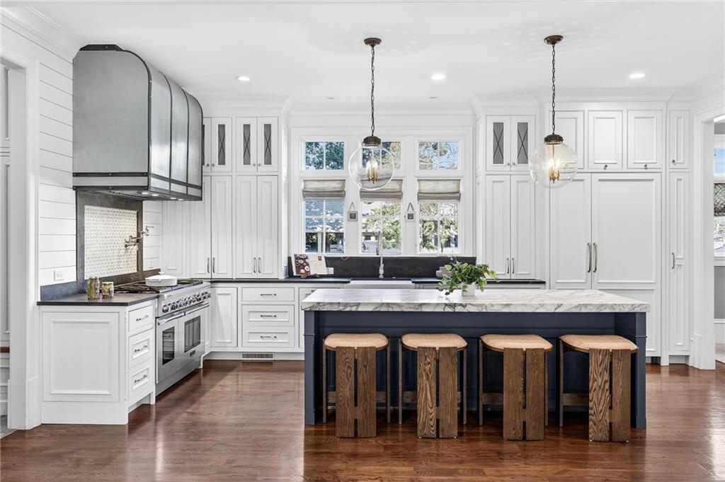 1646 Friar Tuck Road NE