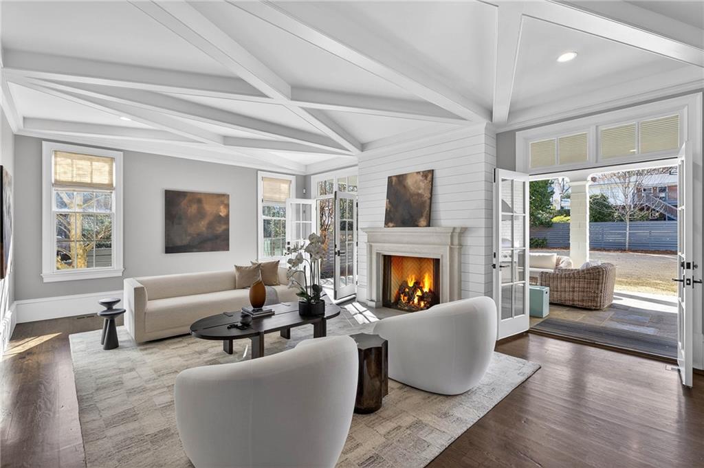 1646 Friar Tuck Road NE