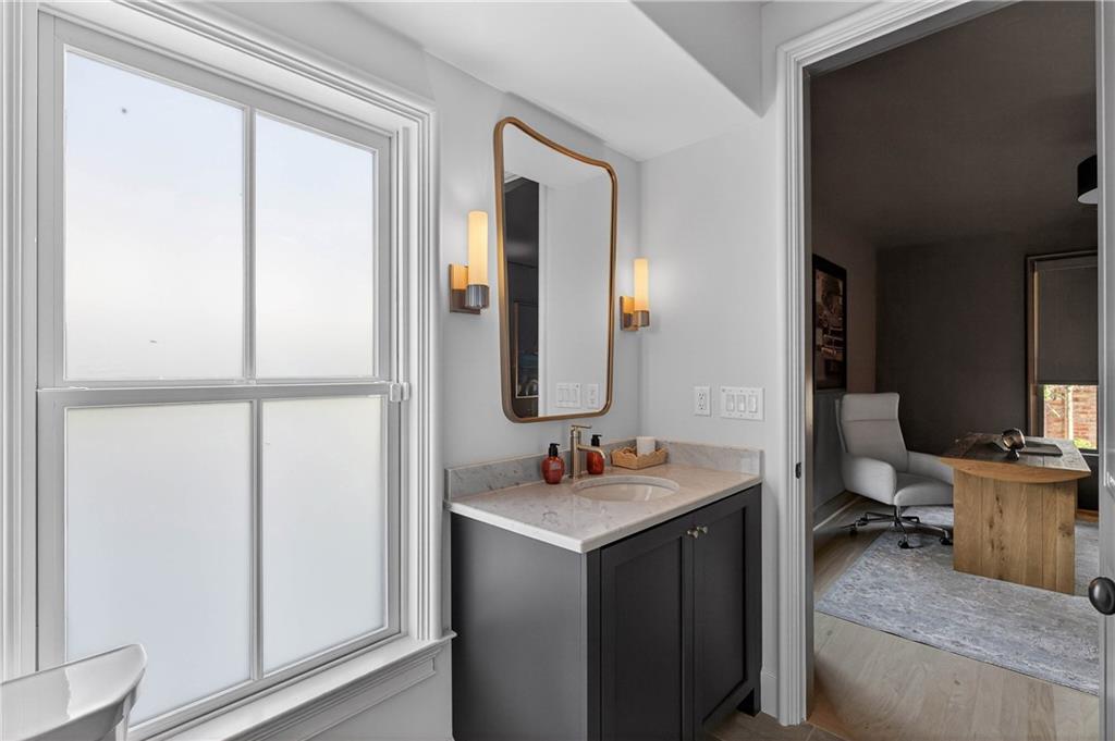 2713 Southwell Street NE