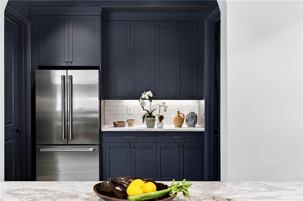 2713 Southwell Street NE