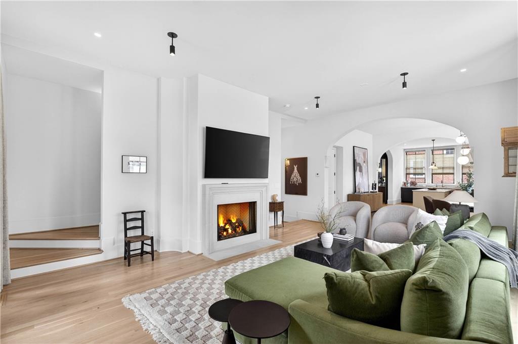 2713 Southwell Street NE