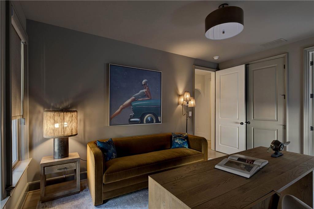 2713 Southwell Street NE