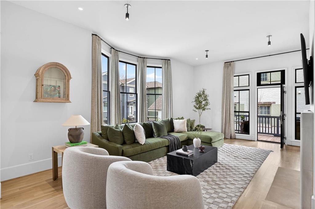 2713 Southwell Street NE