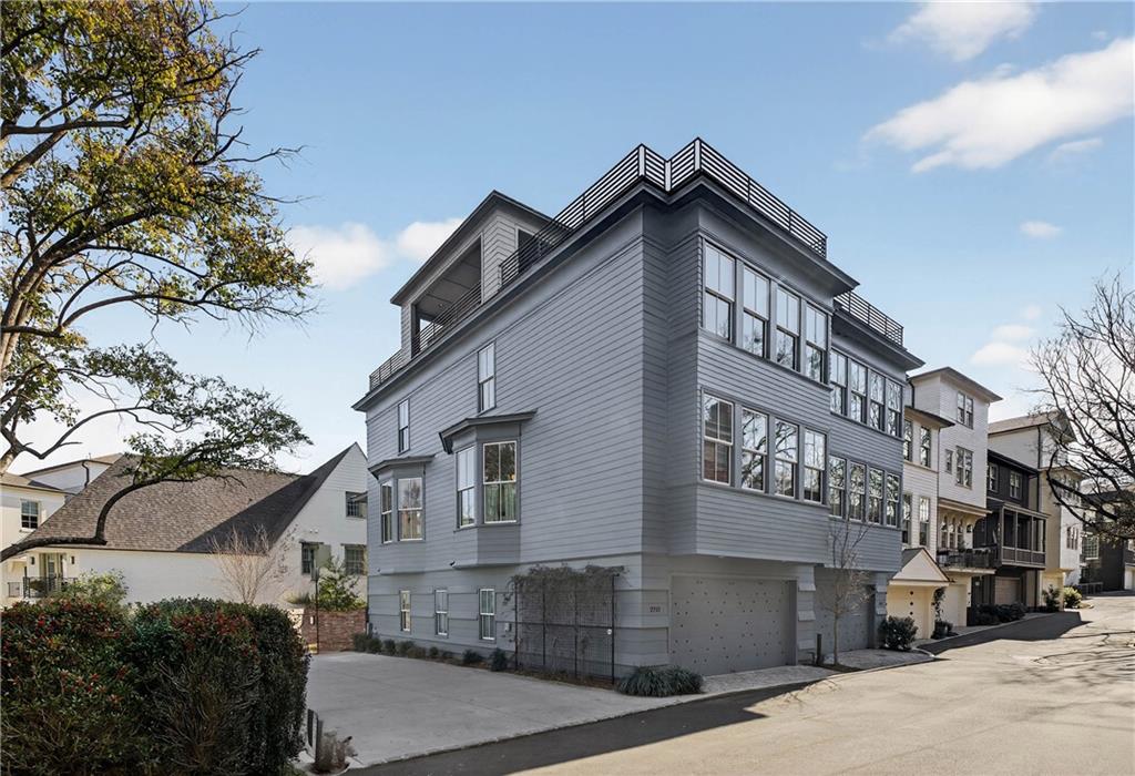 2713 Southwell Street NE