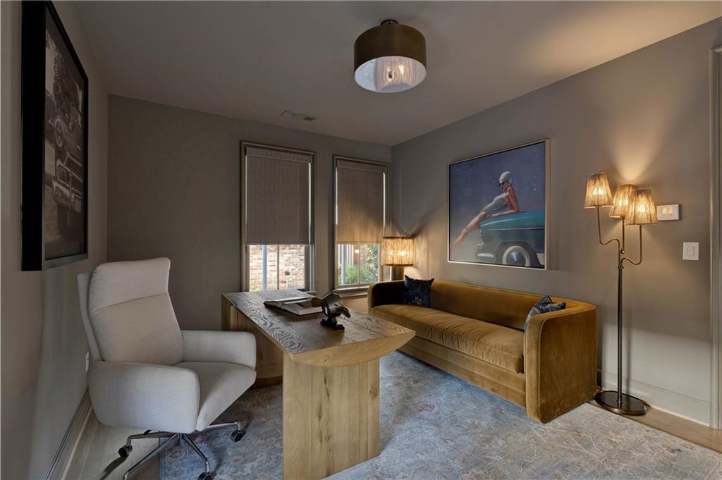 2713 Southwell Street NE