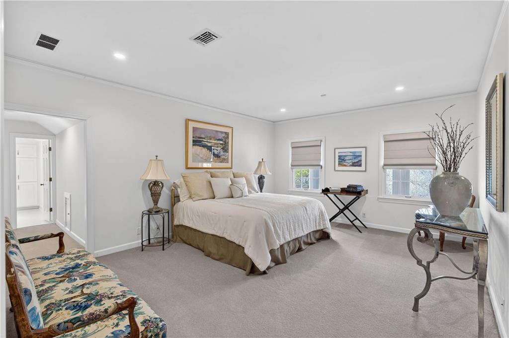 1735 Winterthur Close NW