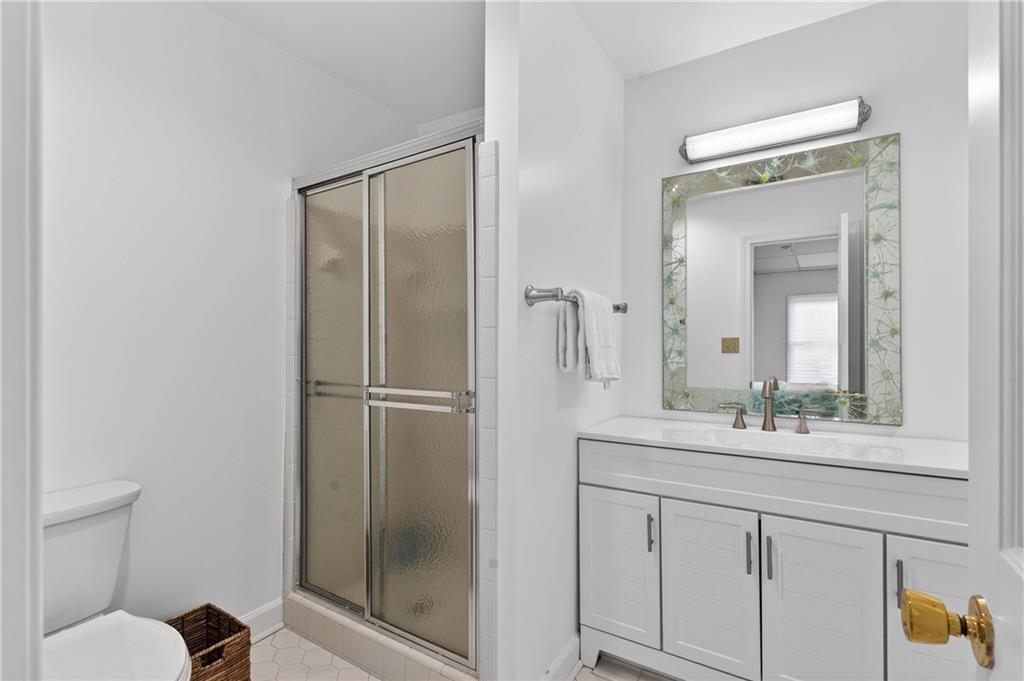 1735 Winterthur Close NW