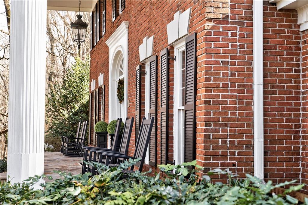 1735 Winterthur Close NW