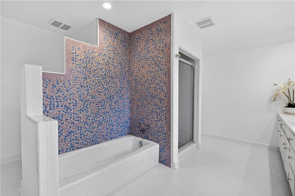 1735 Winterthur Close NW