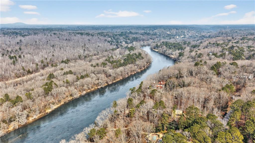 1735 Winterthur Close NW