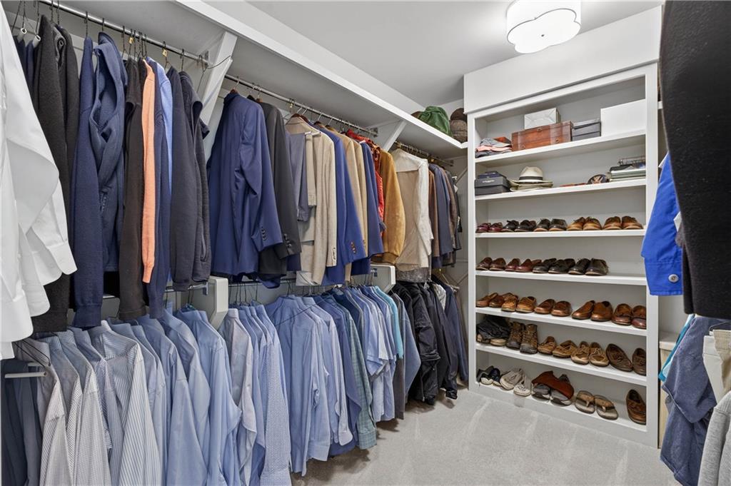 1735 Winterthur Close NW