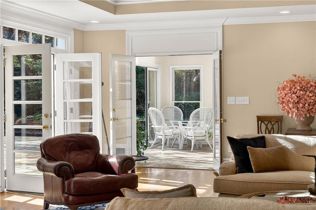 1735 Winterthur Close NW