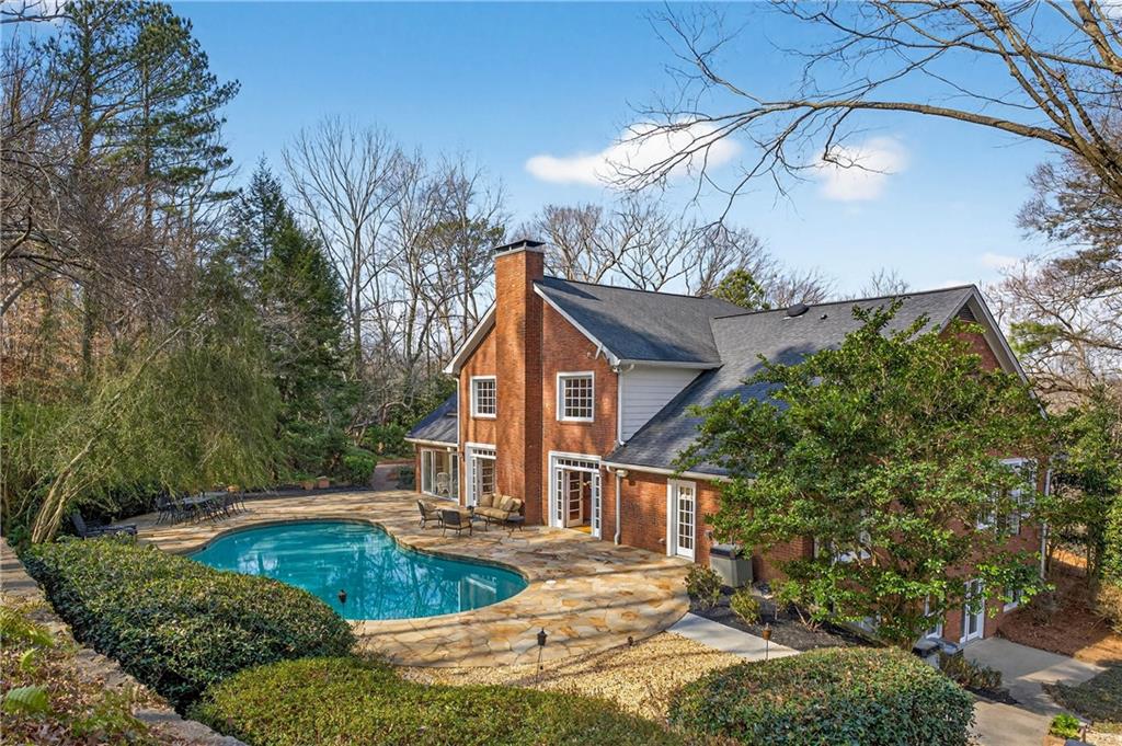 1735 Winterthur Close NW