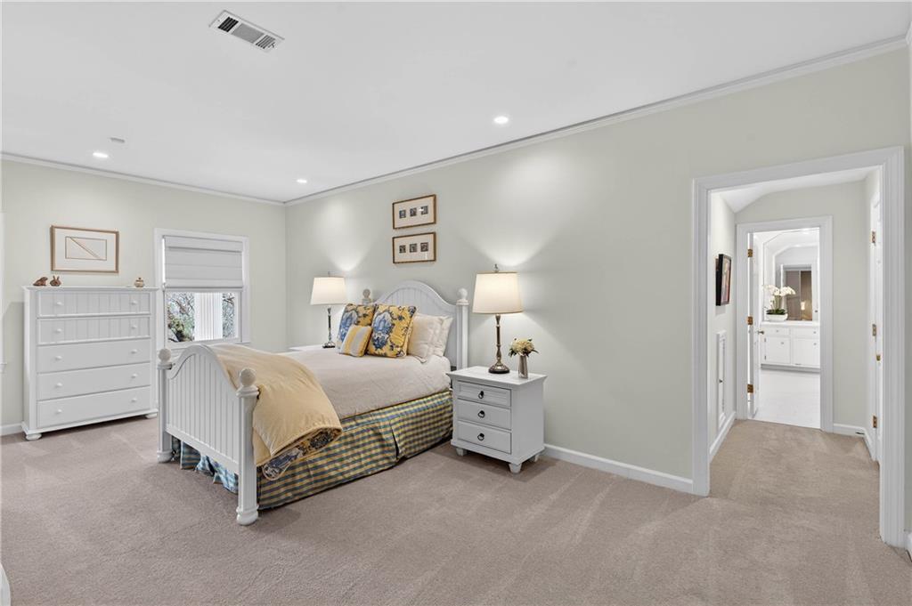 1735 Winterthur Close NW