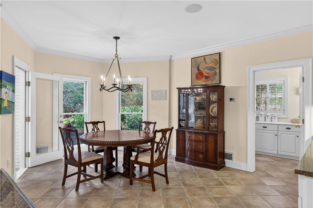 1735 Winterthur Close NW