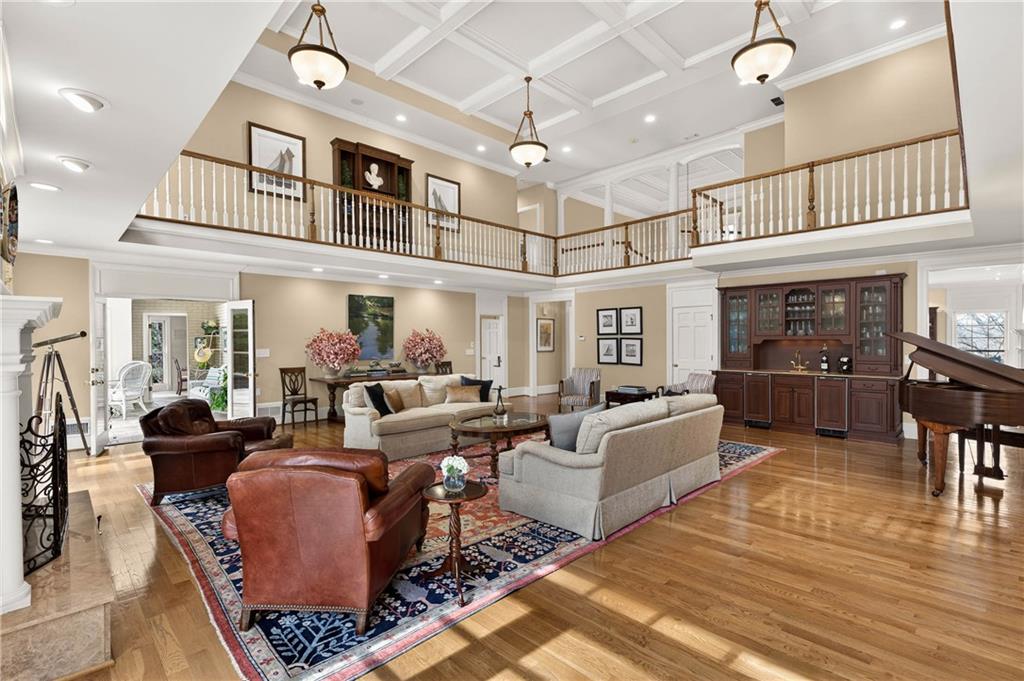 1735 Winterthur Close NW