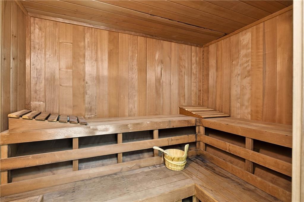 1735 Winterthur Close NW