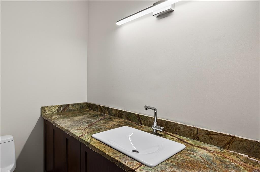 5775 Winterthur Lane NW