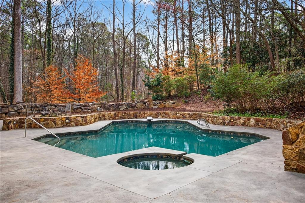 5775 Winterthur Lane NW