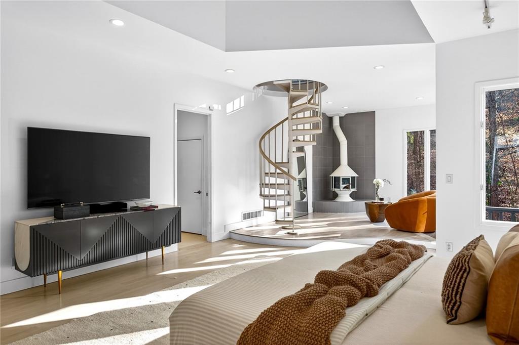 230 N Chambord Drive NW