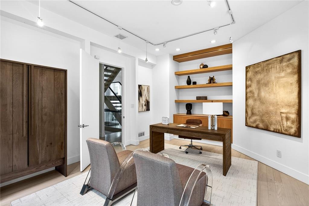 230 N Chambord Drive NW