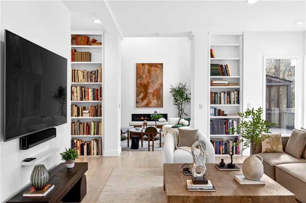 230 N Chambord Drive NW