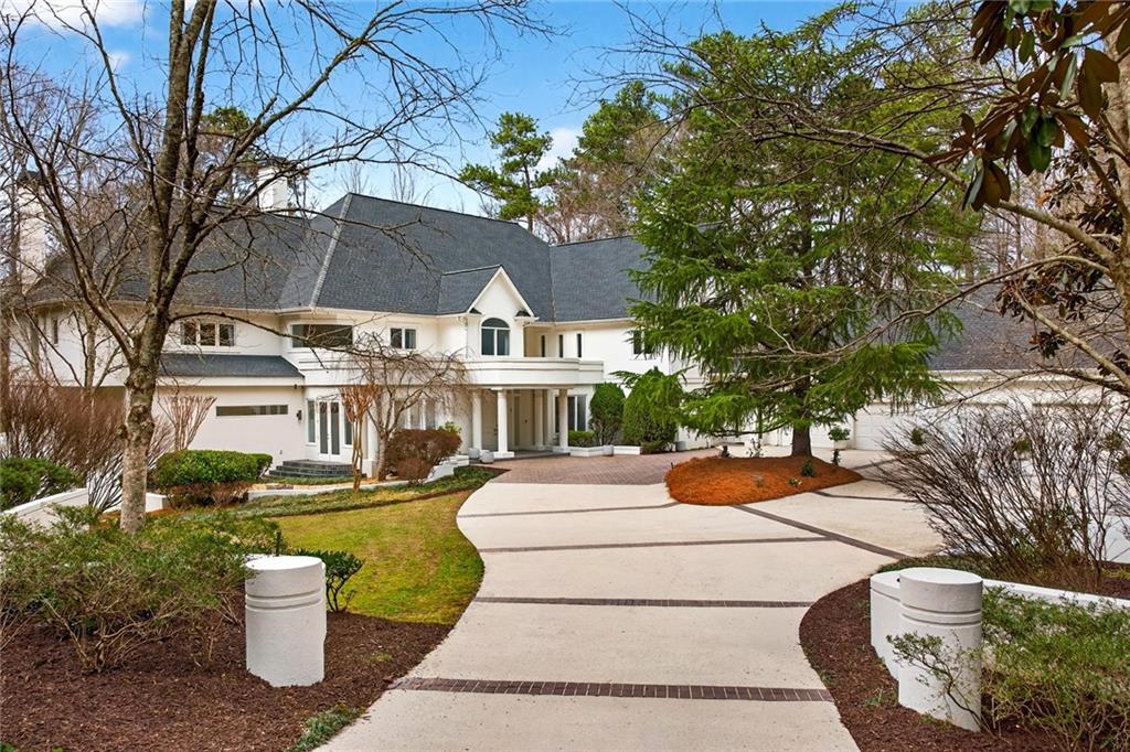 230 N Chambord Drive NW