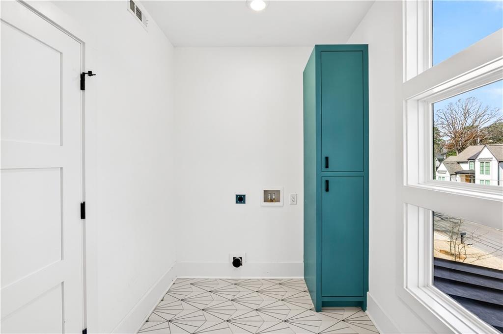 1235 Mayfair Drive NE