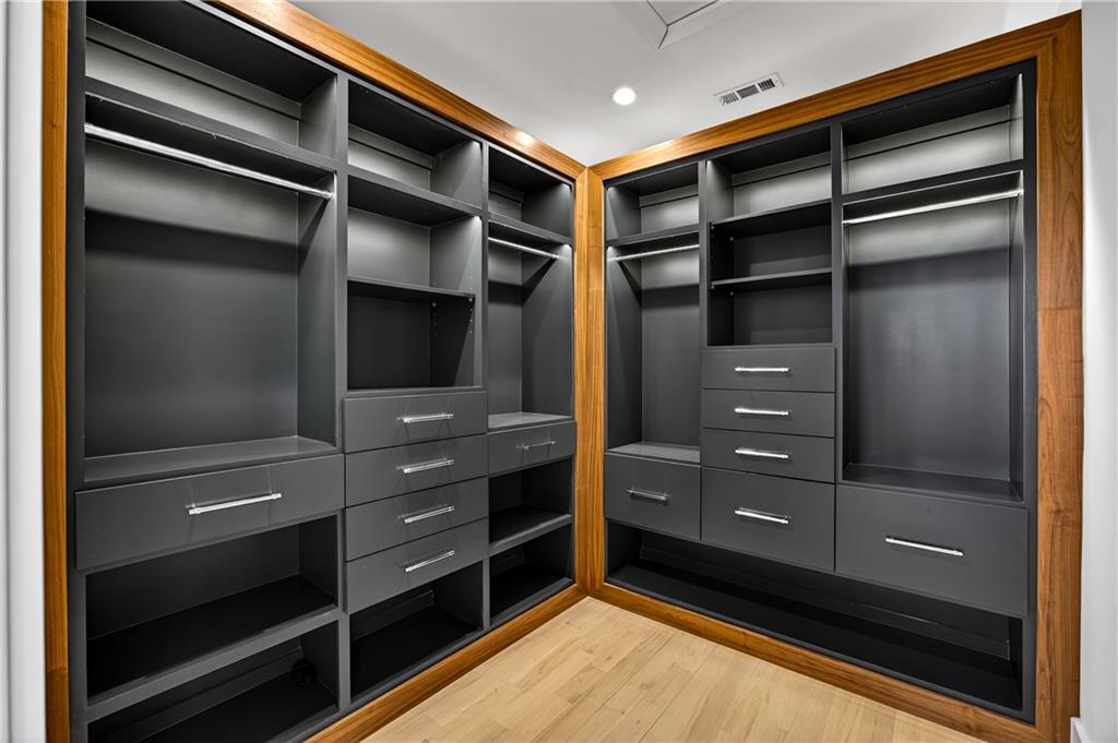 1235 Mayfair Drive NE