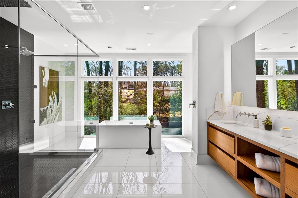 1235 Mayfair Drive NE