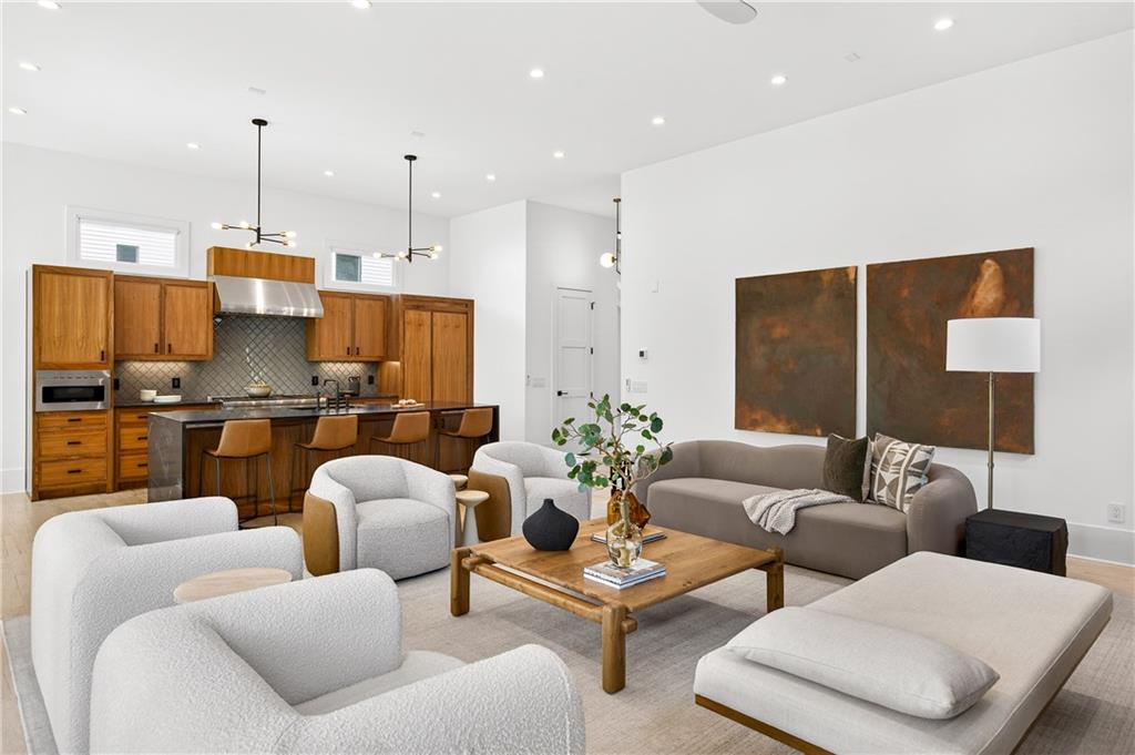 1235 Mayfair Drive NE