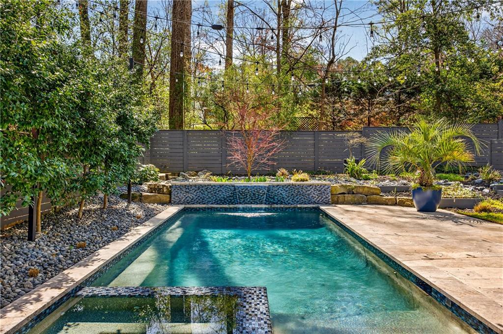 1235 Mayfair Drive NE