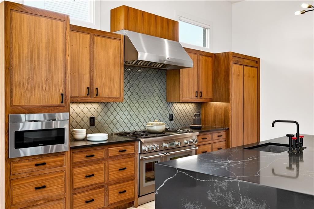 1235 Mayfair Drive NE