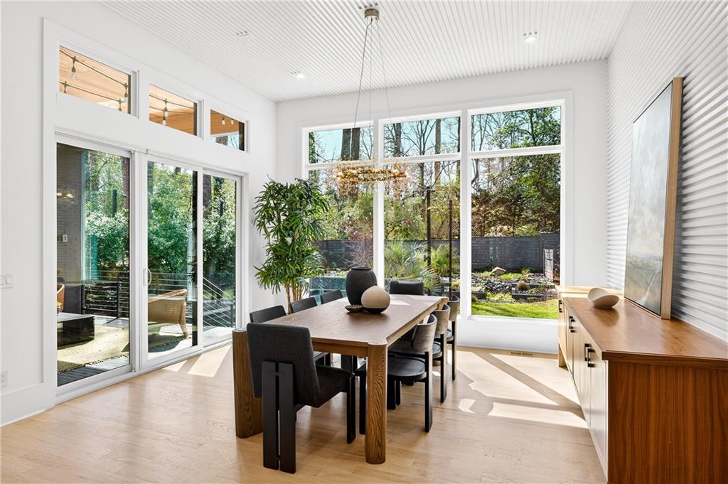 1235 Mayfair Drive NE