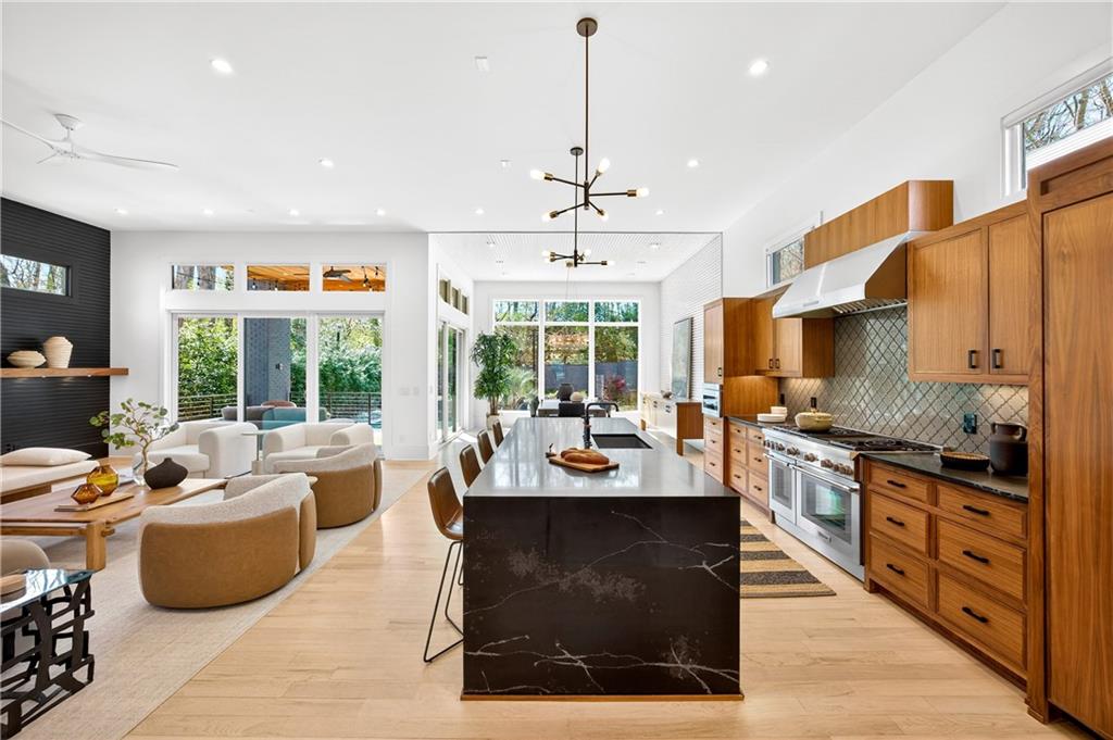 1235 Mayfair Drive NE