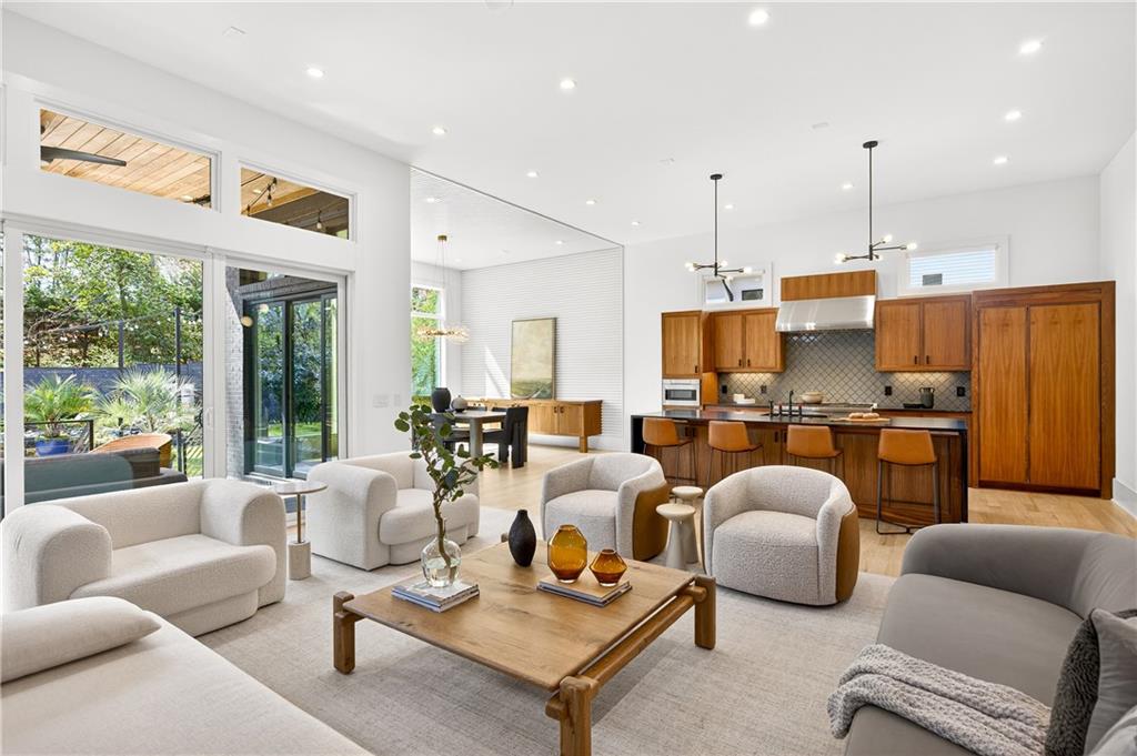 1235 Mayfair Drive NE