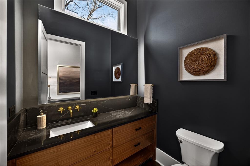 1235 Mayfair Drive NE