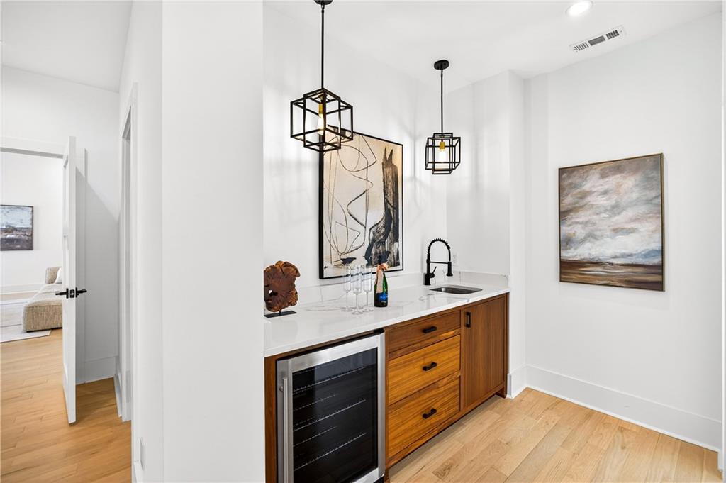 1235 Mayfair Drive NE