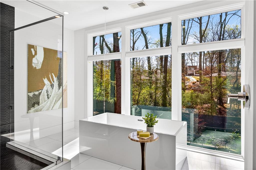 1235 Mayfair Drive NE