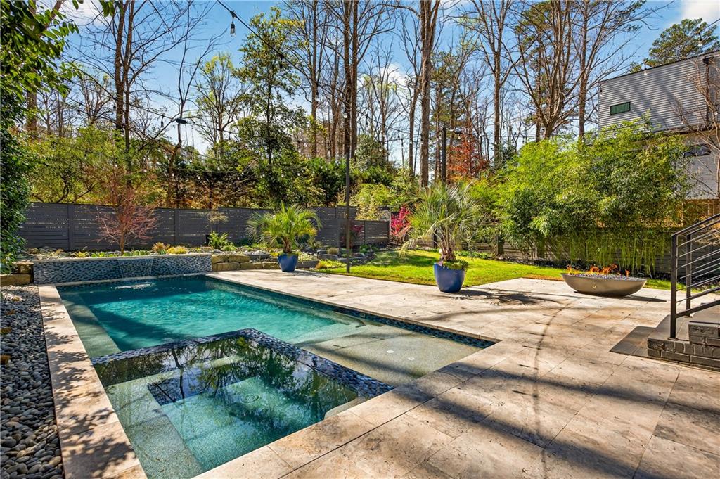 1235 Mayfair Drive NE