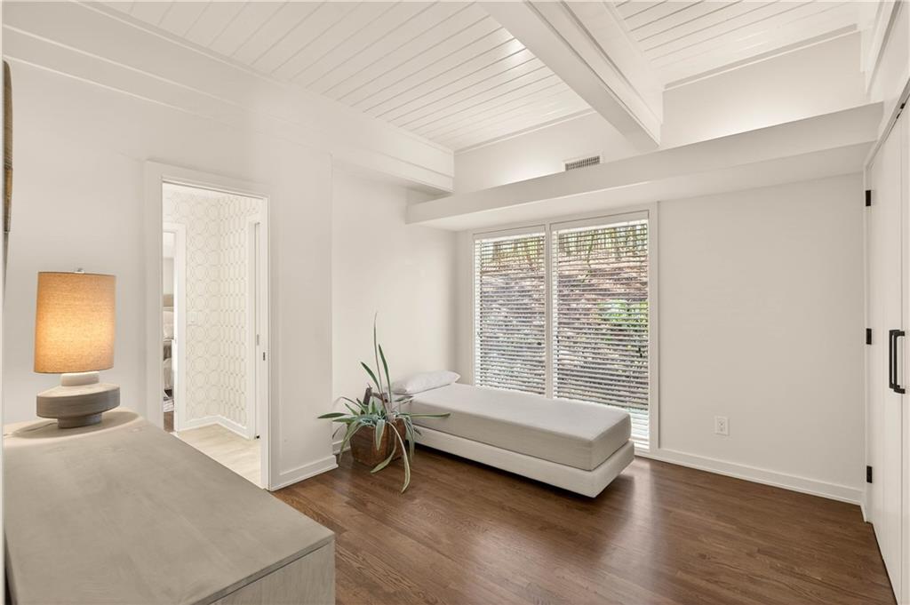 1640 Winterthur Close NW